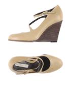 Dibrera Pumps