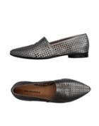 Halmanera Loafers