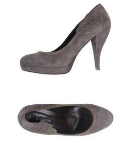 Pour L'amour Platform Pumps