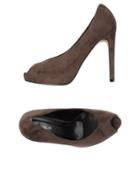 Ana Lublin Pumps