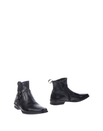 Hornet By Botticelli Ankle Boots