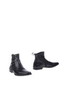 Hornet By Botticelli Ankle Boots