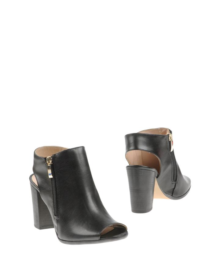 An. Gi Booties