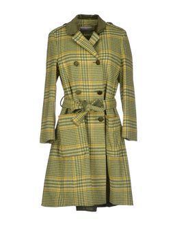 .  La Fois. Coats