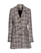 Everis Coats