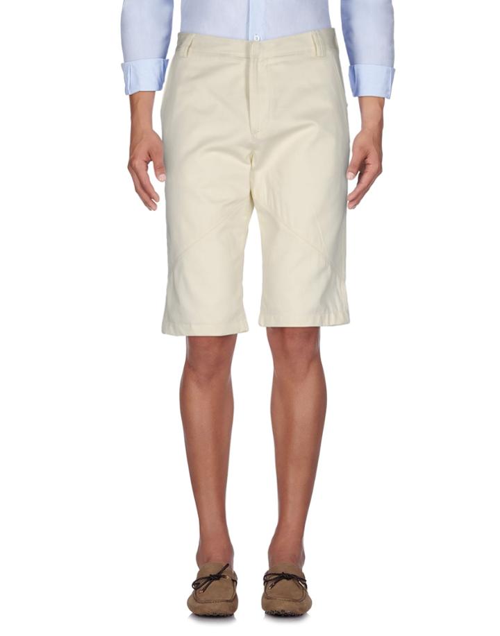 J's Exte' Bermudas