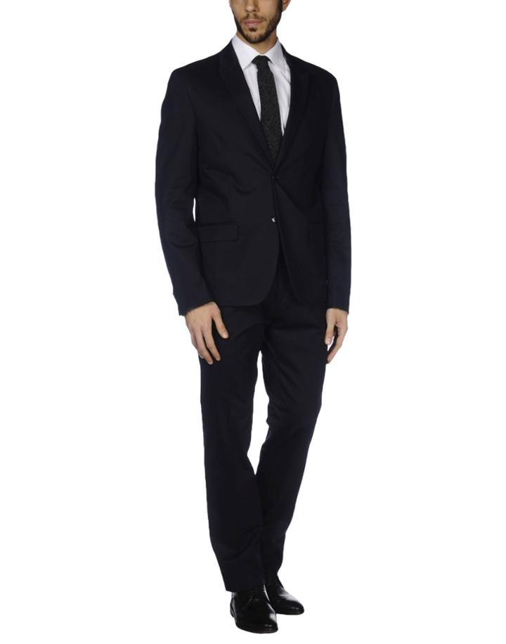 Reservado Suits