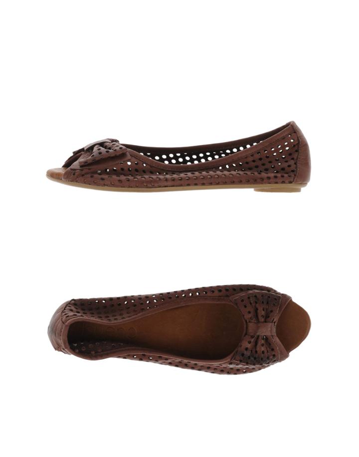 Bueno Ballet Flats