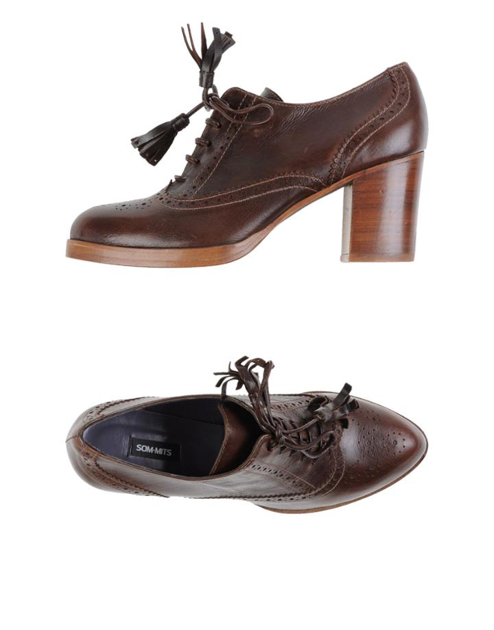 Som-mits Lace-up Shoes