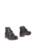 Zeha Ankle Boots