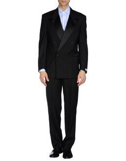 Gruppo Clark Suits