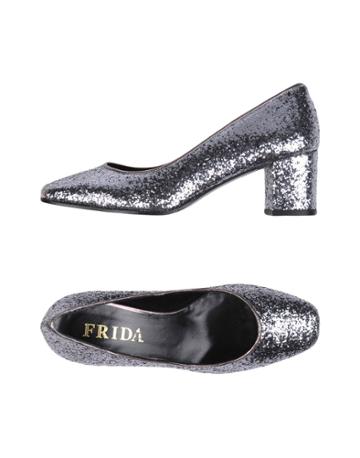 Frida Pumps
