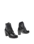 O'dan Li Ankle Boots