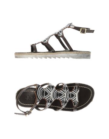 Jarar  Sandals