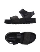 Cristian G Sandals