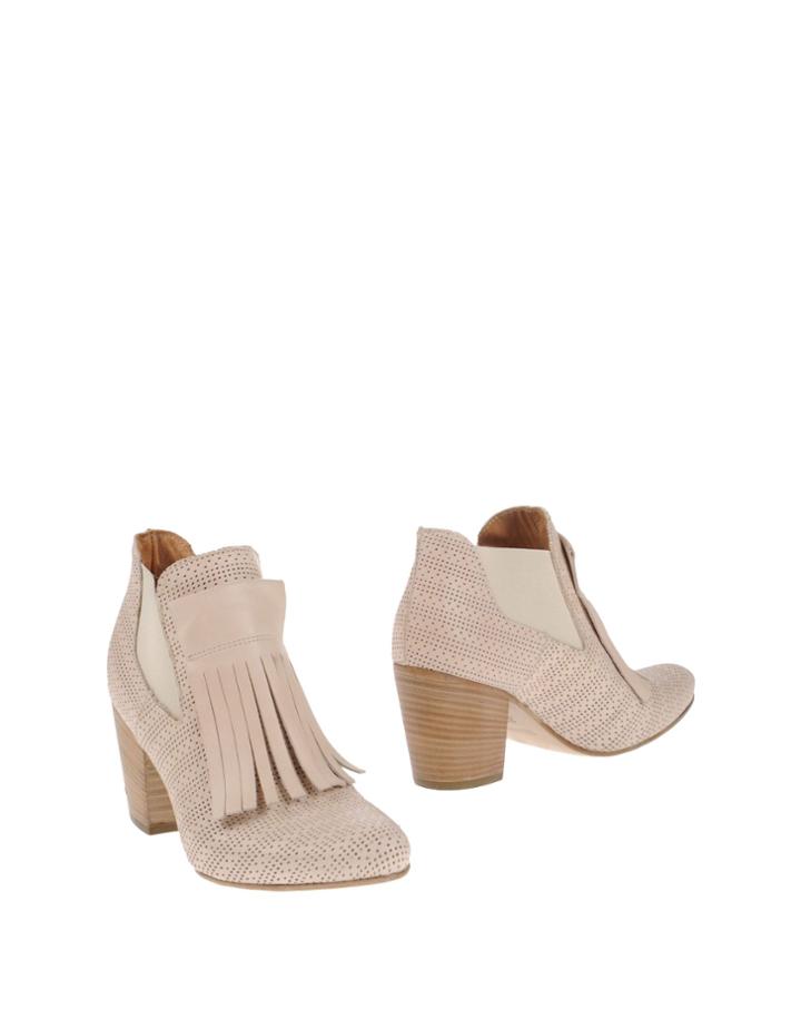 Lorena Gil Ankle Boots