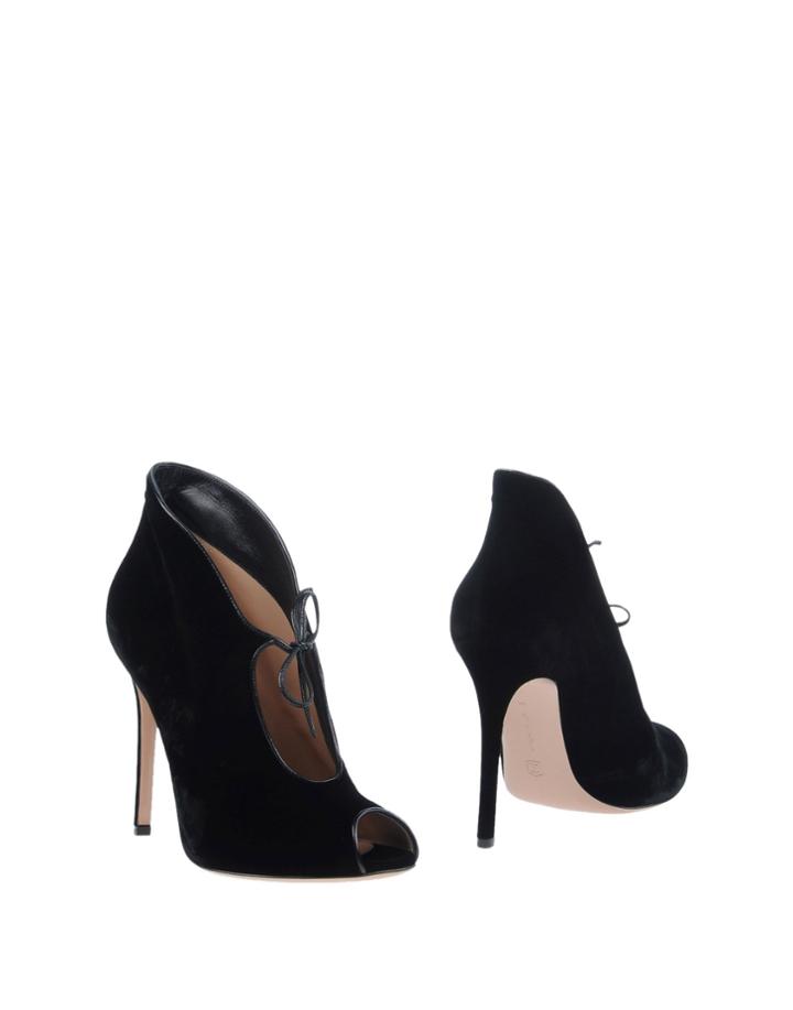 Gianvito Rossi Booties