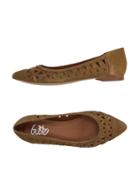 Gusto Ballet Flats