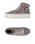 P13 Sneakers