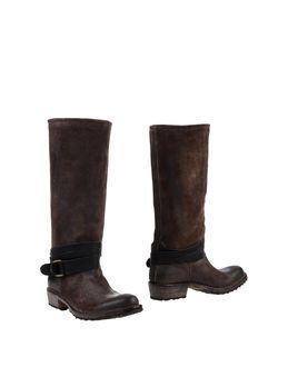 Moma Boots