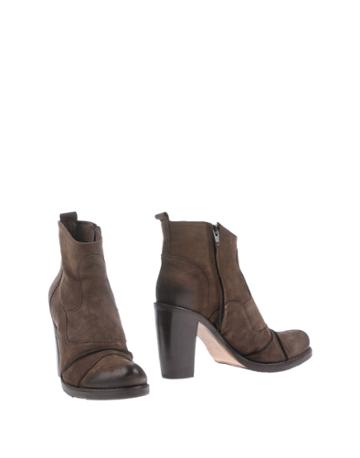 Bravo Studio Ankle Boots