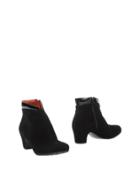 Katrin Ankle Boots