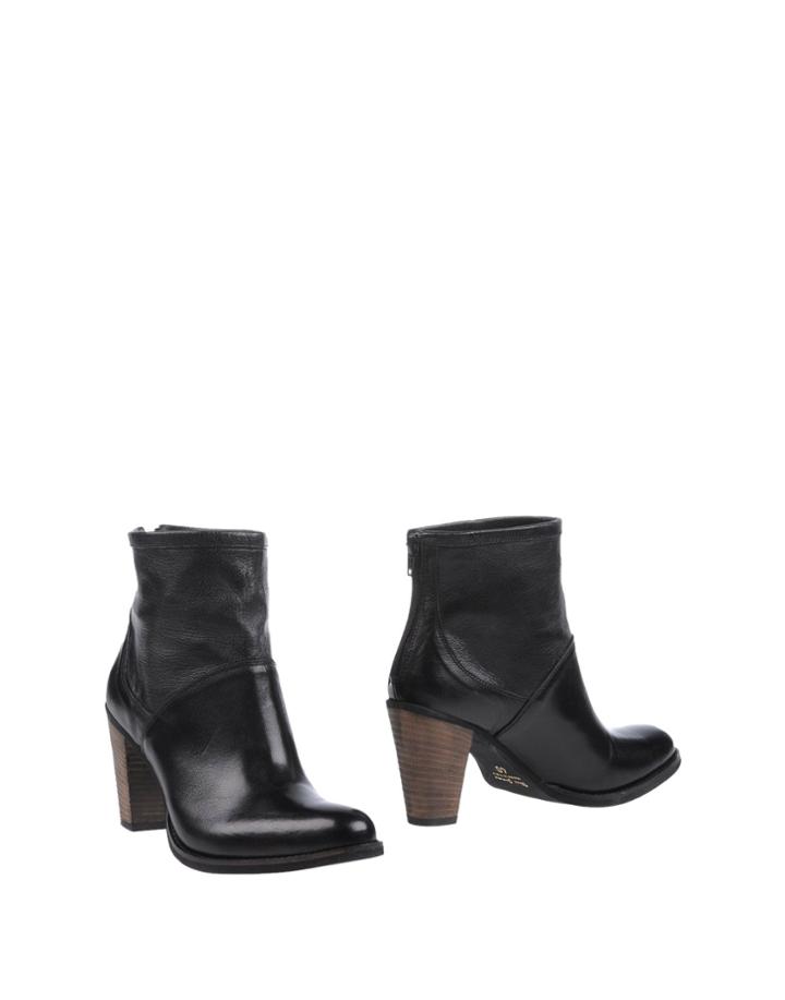 Rose Noire Ankle Boots