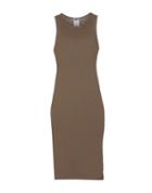 Ixos Knee-length Dresses
