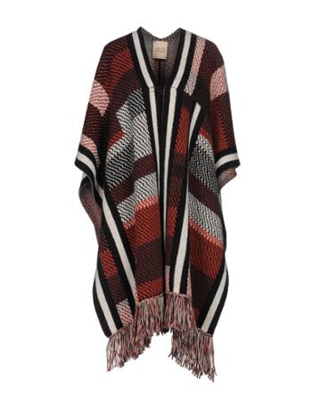 Garage Nouveau Capes & Ponchos