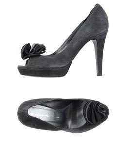 Heretica Pumps