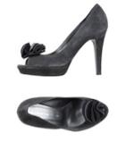 Heretica Pumps