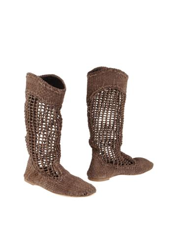 Vicini Tapeet Boots