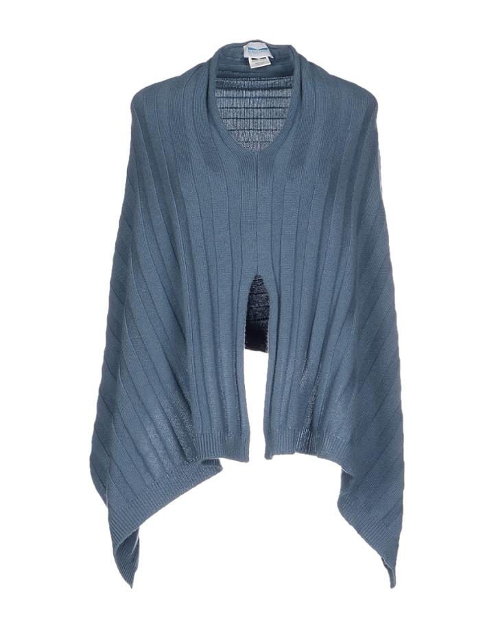 Magliaro Capes