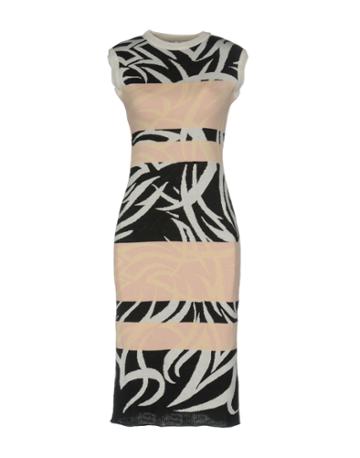 Had Knee-length Dresses