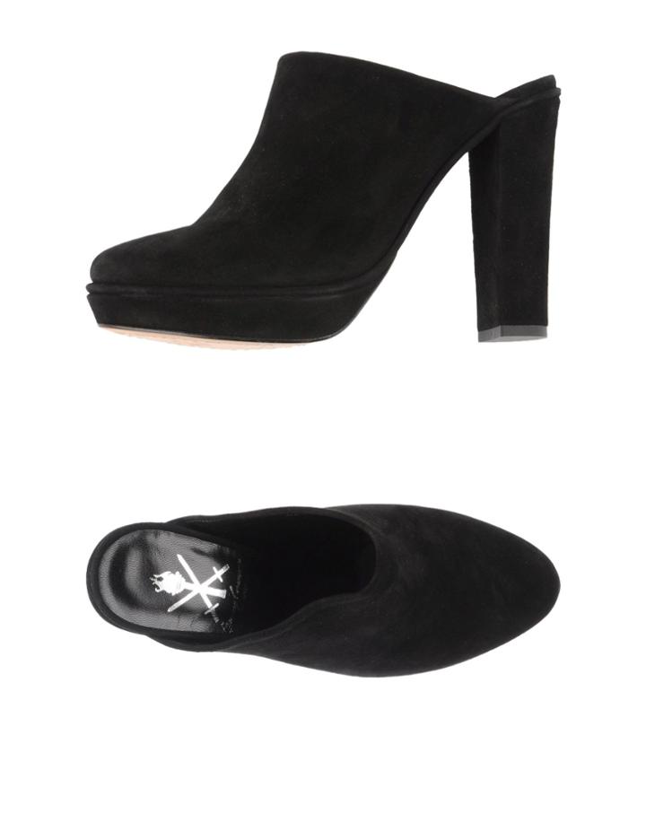 Opening Ceremony Mules