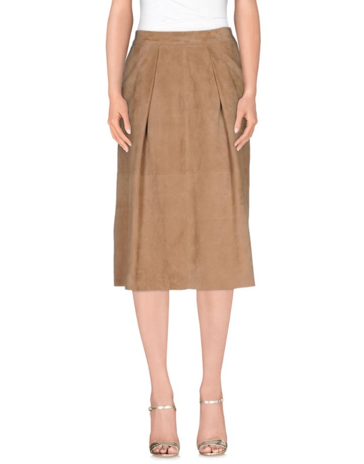La R Veuse 3/4 Length Skirts