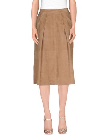 La R Veuse 3/4 Length Skirts