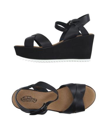 Trash De Luxe Sandals