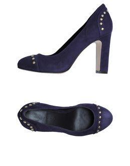 Tila March Pumps