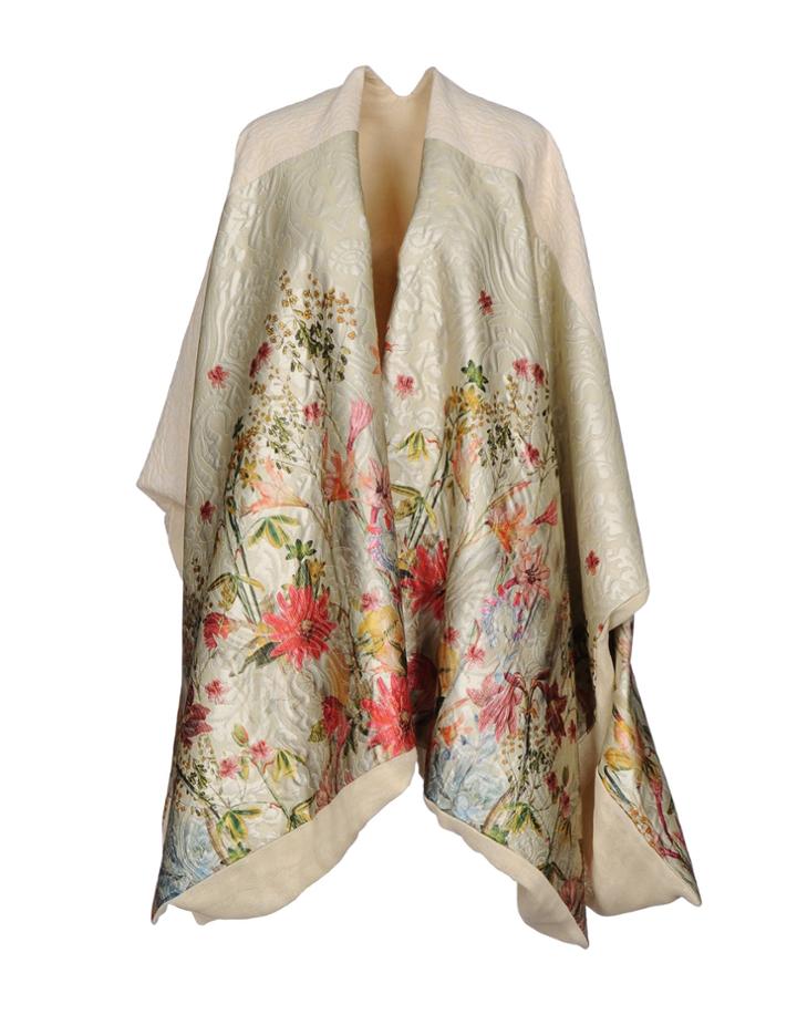 Liviana Conti Capes & Ponchos