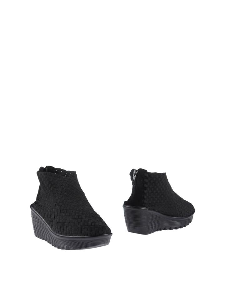 Bernie Mev. Ankle Boots