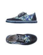 Ylati Sneakers