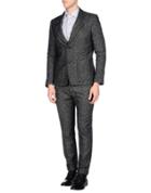 Hosio Suits