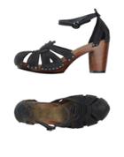 Vialis Sandals