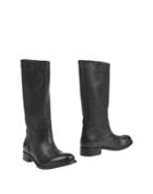 Soci T  Anonyme Boots