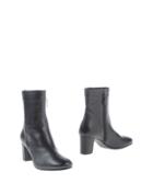 18 Kt Ankle Boots