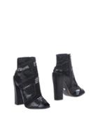 Stephen Ankle Boots