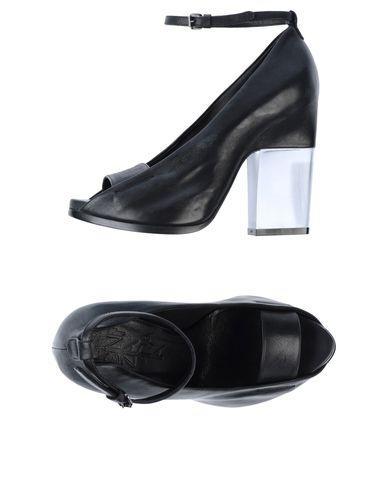 Cinzia Araia Pumps