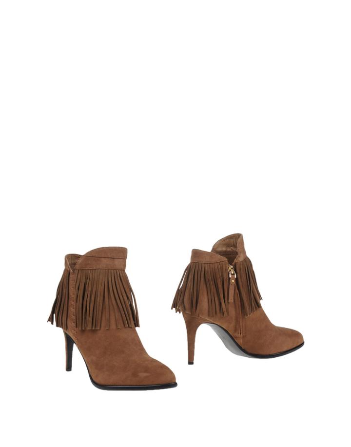 Lola Cruz Booties