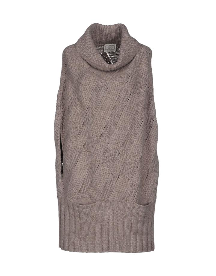 Agnona Capes